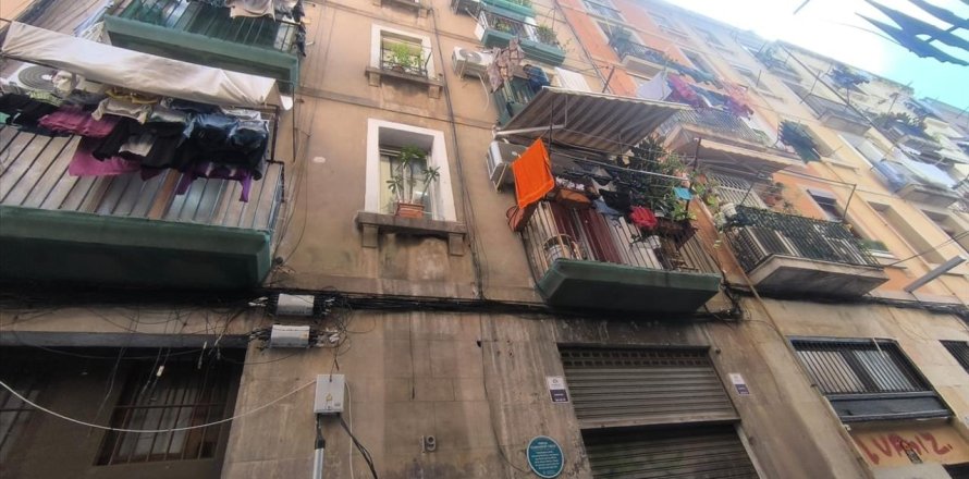 Wohnung in Barcelona, Spanien 3 Schlafzimmer, 39 m2 Nr. 191292