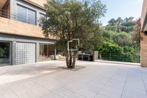 Villa for sale in La Floresta, Barcelona, Spain 4 bedrooms, 454 sq.m. No. 150616 - photo 17