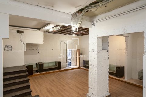 Dzīvoklis pārdošanā Barcelona, Spānijā 5 istabas, 242 m2 Nr. 150615 - attēls 2