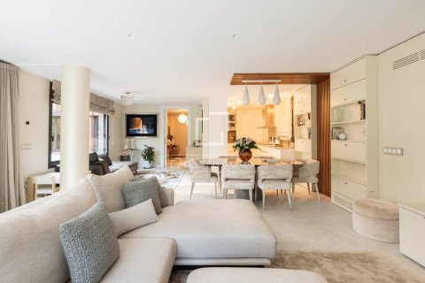 Villa for sale in Sant Cugat Del Valles, Barcelona, Spain 4 bedrooms, 312 sq.m. No. 150618 - photo 15