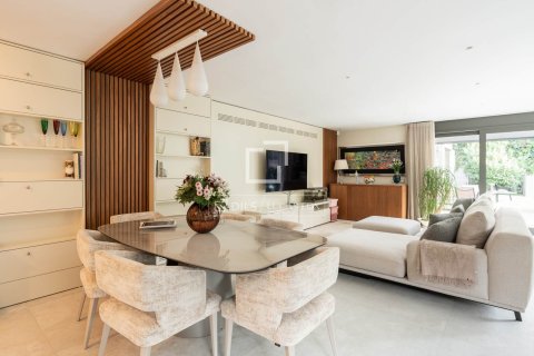 Villa for sale in Sant Cugat Del Valles, Barcelona, Spain 4 bedrooms, 312 sq.m. No. 150618 - photo 2