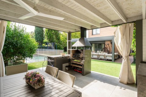 Villa for sale in Sant Cugat Del Valles, Barcelona, Spain 4 bedrooms, 312 sq.m. No. 150618 - photo 20