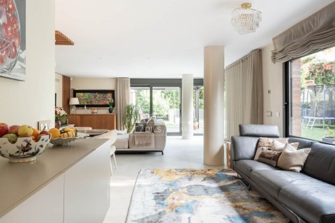 Villa for sale in Sant Cugat Del Valles, Barcelona, Spain 4 bedrooms, 312 sq.m. No. 150618 - photo 7