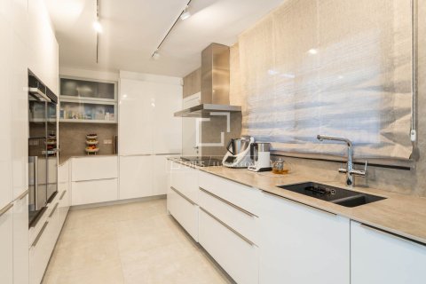 Villa for sale in Sant Cugat Del Valles, Barcelona, Spain 4 bedrooms, 312 sq.m. No. 150618 - photo 10