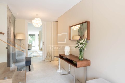 Villa for sale in Sant Cugat Del Valles, Barcelona, Spain 4 bedrooms, 312 sq.m. No. 150618 - photo 29