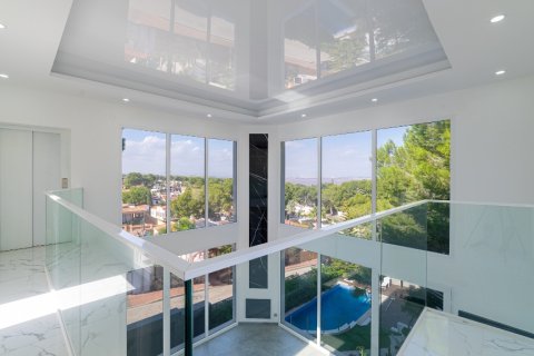 Willa w Los Balcones, Alicante, Hiszpania 6 sypialni, 286 mkw. nr 145943 – zdjęcie 26