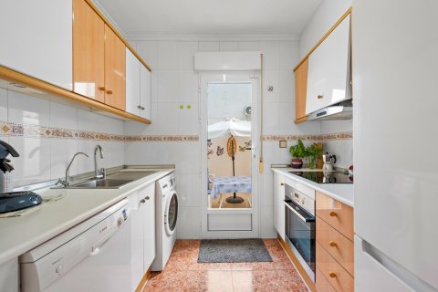 Villa en venta en Torrevieja, Alicante, España 3 dormitorios, 100 m2 No. 140140 - foto 9