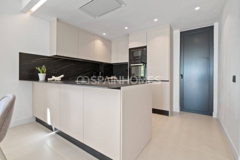 Apartment for sale in Estepona, Malaga, Spain 5 bedrooms, 184 sq.m. No. 168151 - photo 13