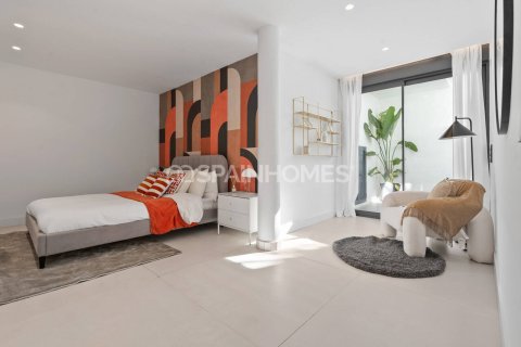Apartment for sale in Estepona, Malaga, Spain 5 bedrooms, 184 sq.m. No. 168151 - photo 17