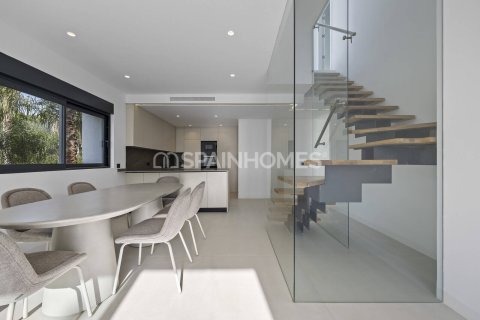Kattohuoneisto myytävänä Estepona, Malaga, Espanja, 3 makuuhuonetta, 106 m2 No. 168149 - kuva 28