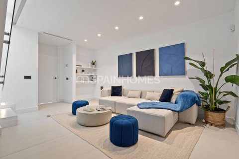 Kattohuoneisto myytävänä Estepona, Malaga, Espanja, 3 makuuhuonetta, 106 m2 No. 168149 - kuva 11