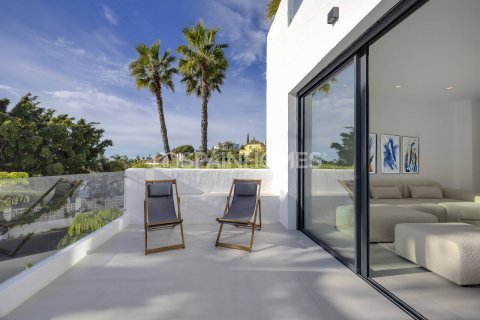Kattohuoneisto myytävänä Estepona, Malaga, Espanja, 3 makuuhuonetta, 106 m2 No. 168149 - kuva 25