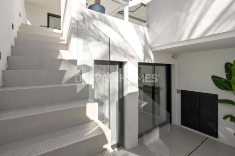 Kattohuoneisto myytävänä Estepona, Malaga, Espanja, 3 makuuhuonetta, 106 m2 No. 168149 - kuva 24
