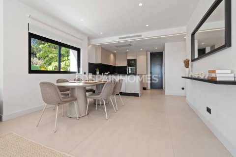Kattohuoneisto myytävänä Estepona, Malaga, Espanja, 3 makuuhuonetta, 106 m2 No. 168149 - kuva 10
