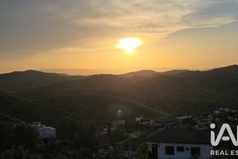 Parcela en venta en La Bisbal Del Penedes, Tarragona, España 1600 m2 No. 195733 - foto 9