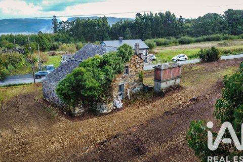 House for sale in San Sadurnino, A Coruna, Spain 3 bedrooms, 150 sq.m. No. 185629 - photo 4