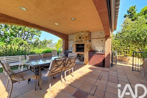 House for sale in Cabrils, Barcelona, Spain 7 bedrooms, 881 sq.m. No. 188017 - photo 6