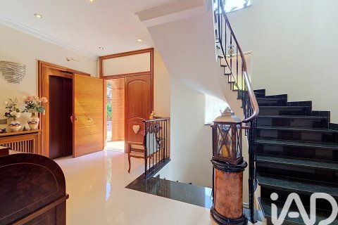 House for sale in Cabrils, Barcelona, Spain 7 bedrooms, 881 sq.m. No. 188017 - photo 23