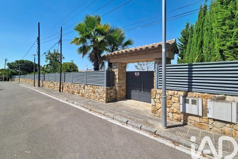 House for sale in Cabrils, Barcelona, Spain 7 bedrooms, 881 sq.m. No. 188017 - photo 8