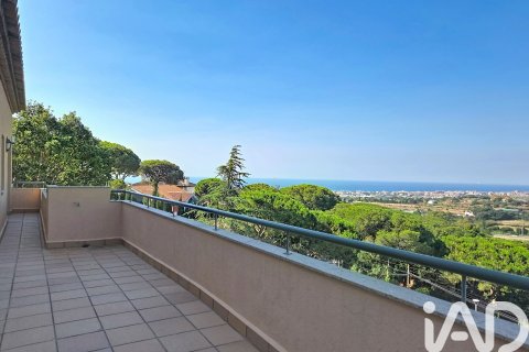 House for sale in Cabrils, Barcelona, Spain 7 bedrooms, 881 sq.m. No. 188017 - photo 3