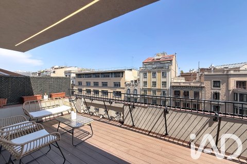 Takvåning till salu i Barcelona, Spanien 2 sovrum, 119 kvm. Nr. 188016 - foto 29