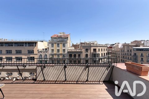 Takvåning till salu i Barcelona, Spanien 2 sovrum, 119 kvm. Nr. 188016 - foto 27