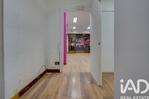 Liikekiinteistö myytävänä Bilbao, Biscay, Espanja, 3 makuuhuonetta, 54 m2 No. 188018 - kuva 17