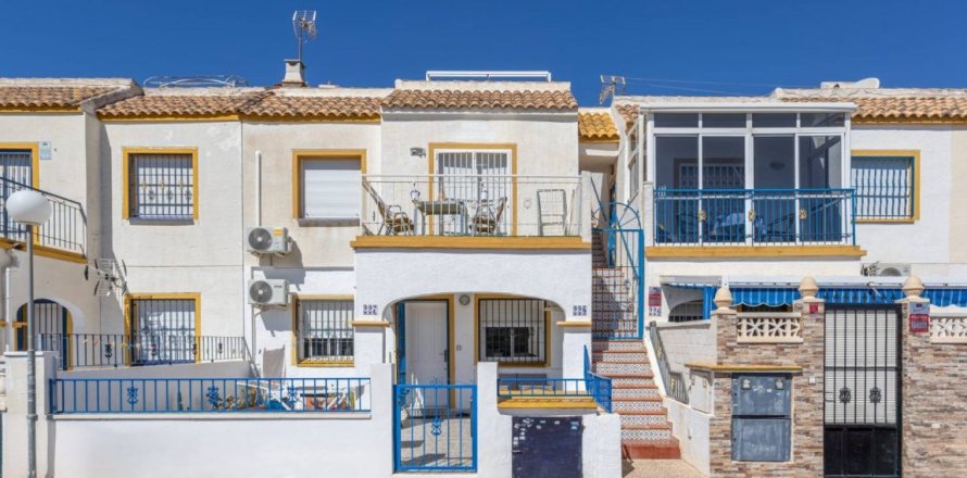 Appartamento a Torrevieja, Alicante, Spagna 3 camere da letto, 110 mq. N° 196998