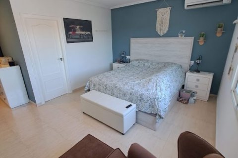 Продажа виллы в Долорес, Аликанте, Испания 6 спален, 250м2 №196999 - фото 18