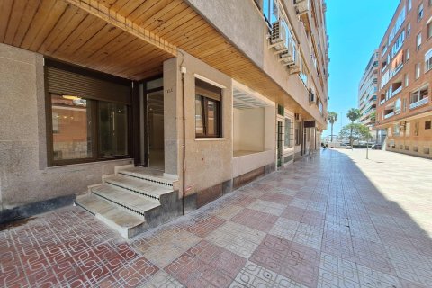 Appartamento in vendita a Torrevieja, Alicante, Spagna 3 camere da letto, 175 mq. N° 196995 - foto 4