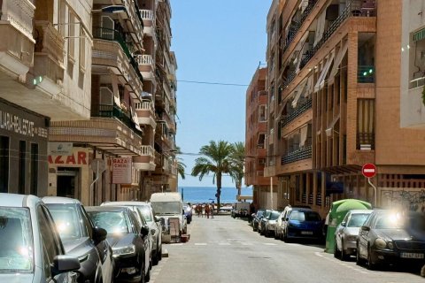 Lägenhet till salu i Torrevieja, Alicante, Spanien 1 sovrum, 57 kvm. Nr. 195629 - foto 18