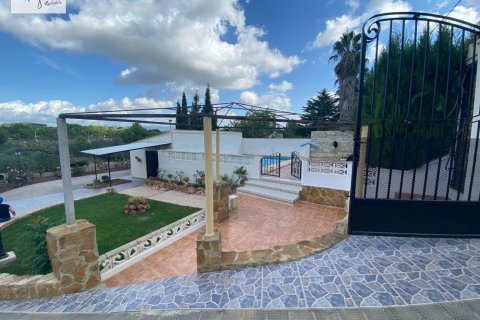 House for sale in Algimia d'Alfara, Valencia, Spain 3 bedrooms, 191 sq.m. No. 165029 - photo 9