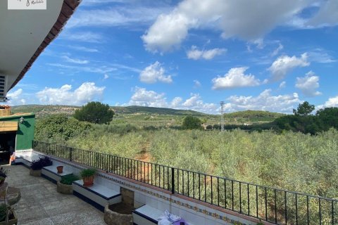 House for sale in Algimia d'Alfara, Valencia, Spain 3 bedrooms, 191 sq.m. No. 165029 - photo 4