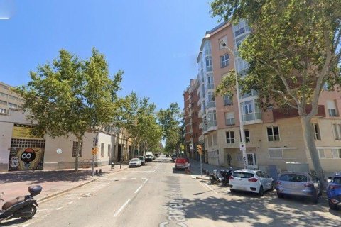Autotallit myytävänä Barcelona, Espanja , 6 m2 No. 186604 - kuva 6