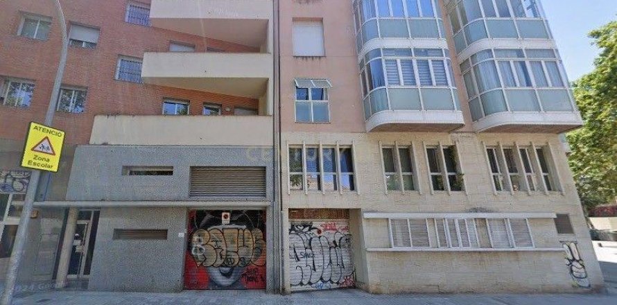 Autotallit Barcelona, Espanja 6 m2 No. 186604