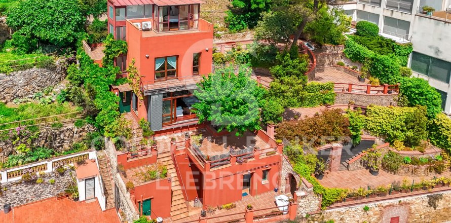 House in Barcelona, Spanien 4 Schlafzimmer, 210 m2 Nr. 158635