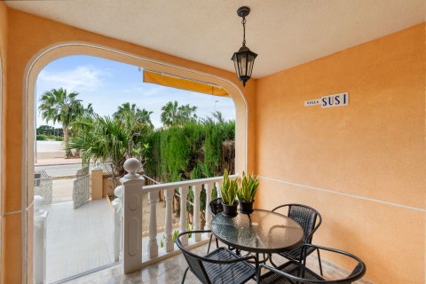 Villetta a schiera in vendita a Alicante, Spagna 2 camere da letto, 72 mq. N° 155088 - foto 2