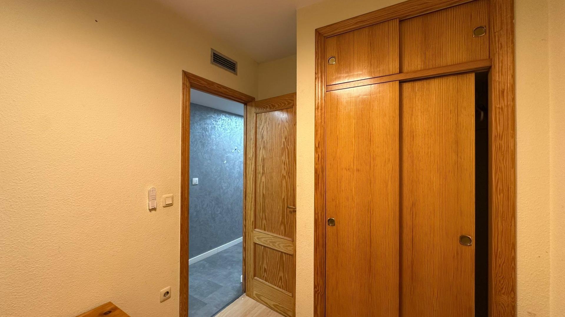 Apartamento en Torrevieja, Alicante, España 3 dormitorios, 104 m2 No. 182939