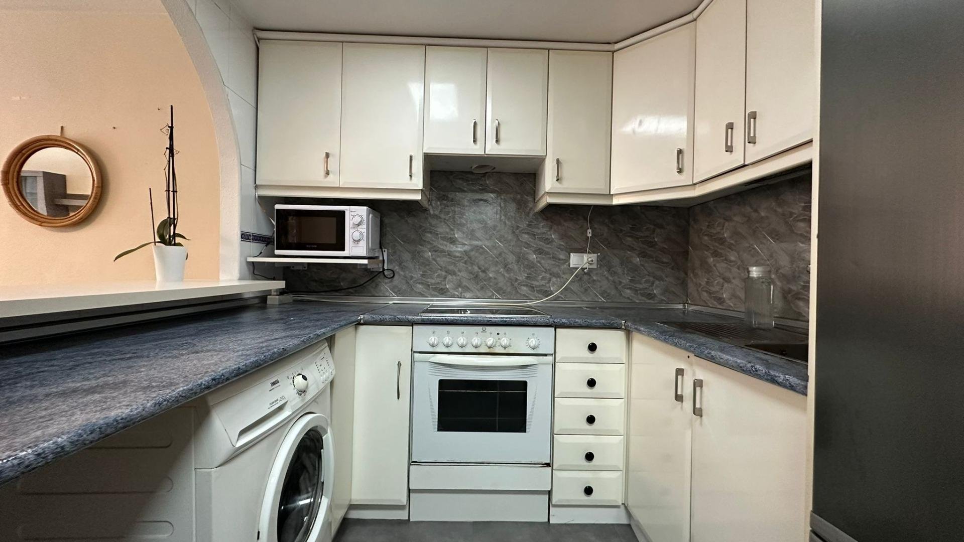 Apartamento en Torrevieja, Alicante, España 3 dormitorios, 104 m2 No. 182939