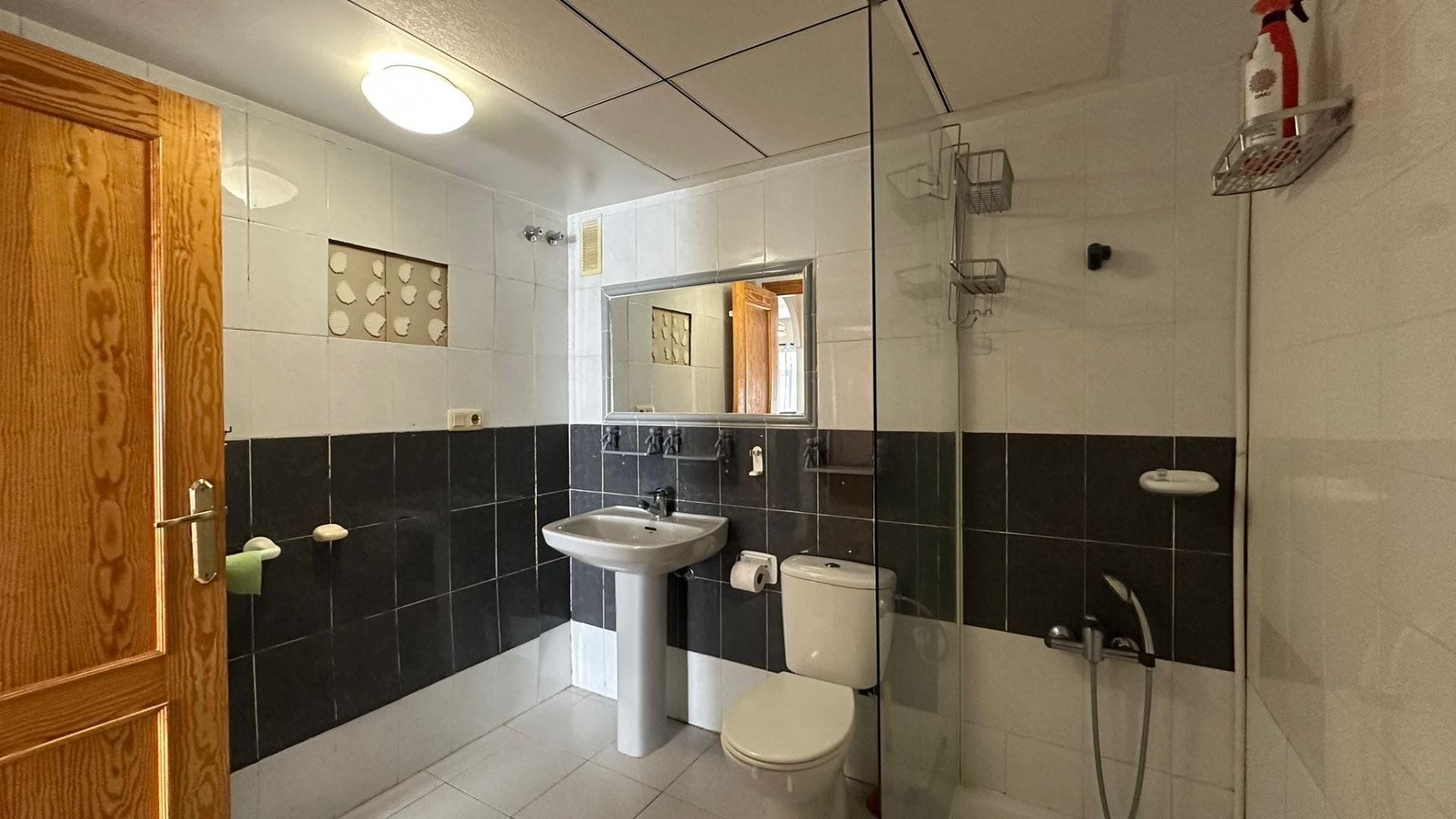 Apartamento en Torrevieja, Alicante, España 3 dormitorios, 104 m2 No. 182939