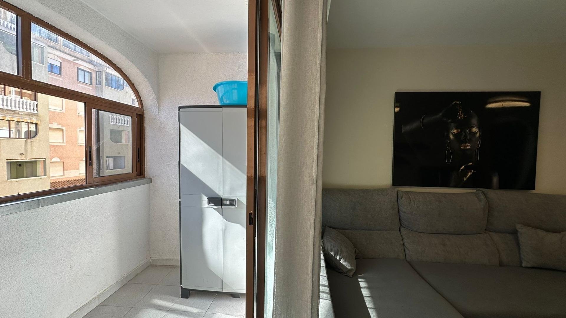 Apartamento en Torrevieja, Alicante, España 3 dormitorios, 104 m2 No. 182939