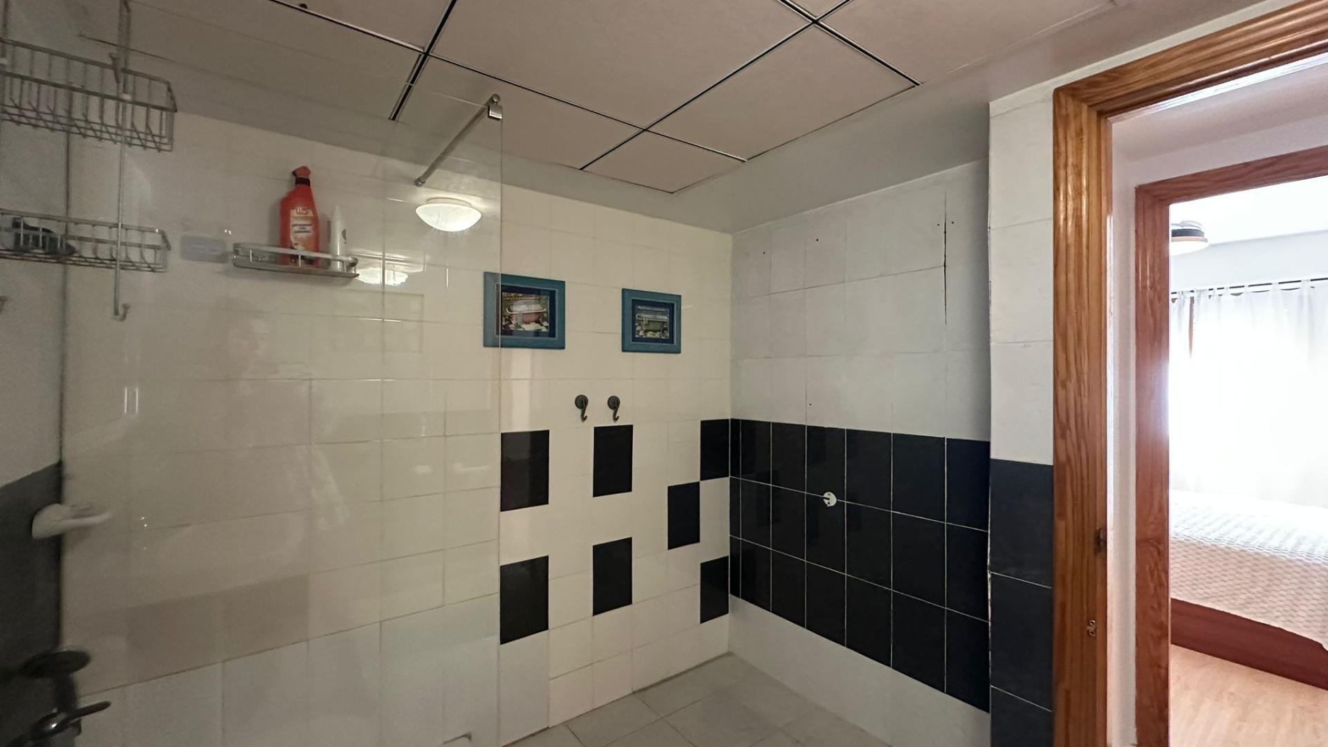 Apartamento en Torrevieja, Alicante, España 3 dormitorios, 104 m2 No. 182939