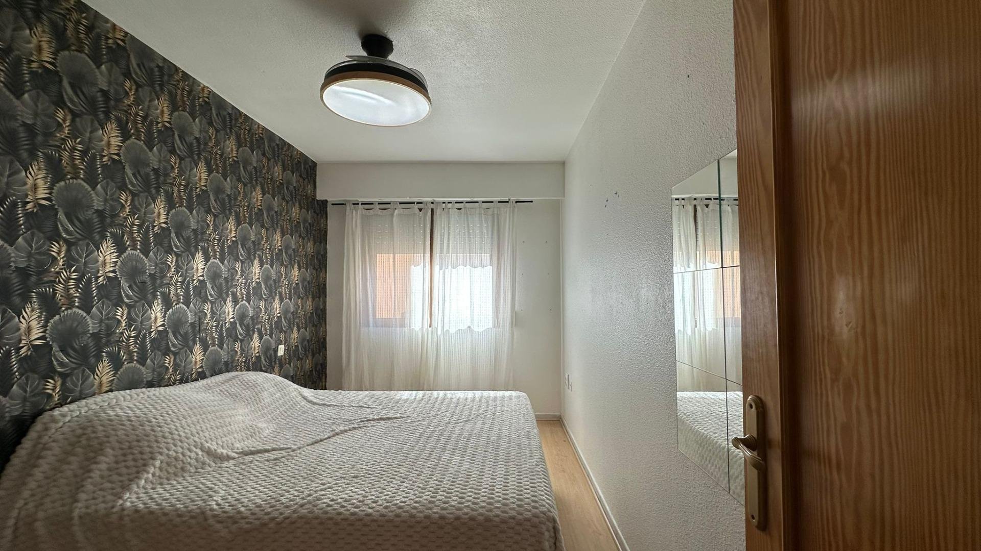 Apartamento en Torrevieja, Alicante, España 3 dormitorios, 104 m2 No. 182939