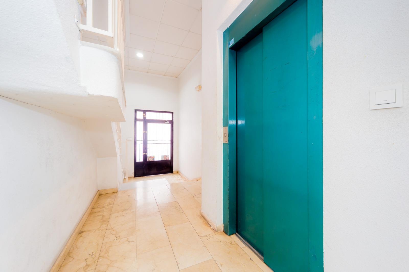 Apartamento en Torrevieja, Alicante, España 1 dormitorio, 66 m2 No. 182907