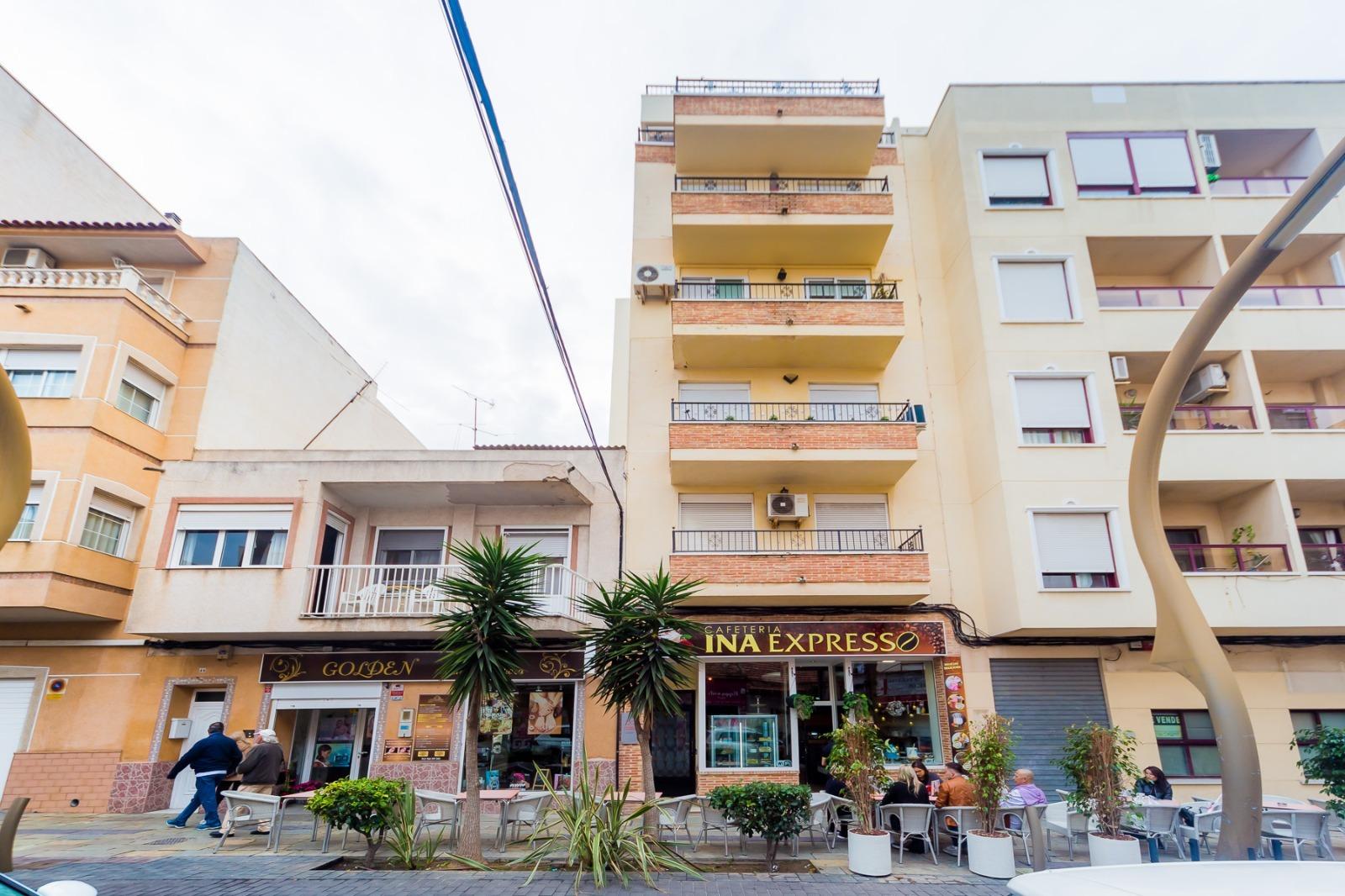 Apartamento en Torrevieja, Alicante, España 1 dormitorio, 66 m2 No. 182907
