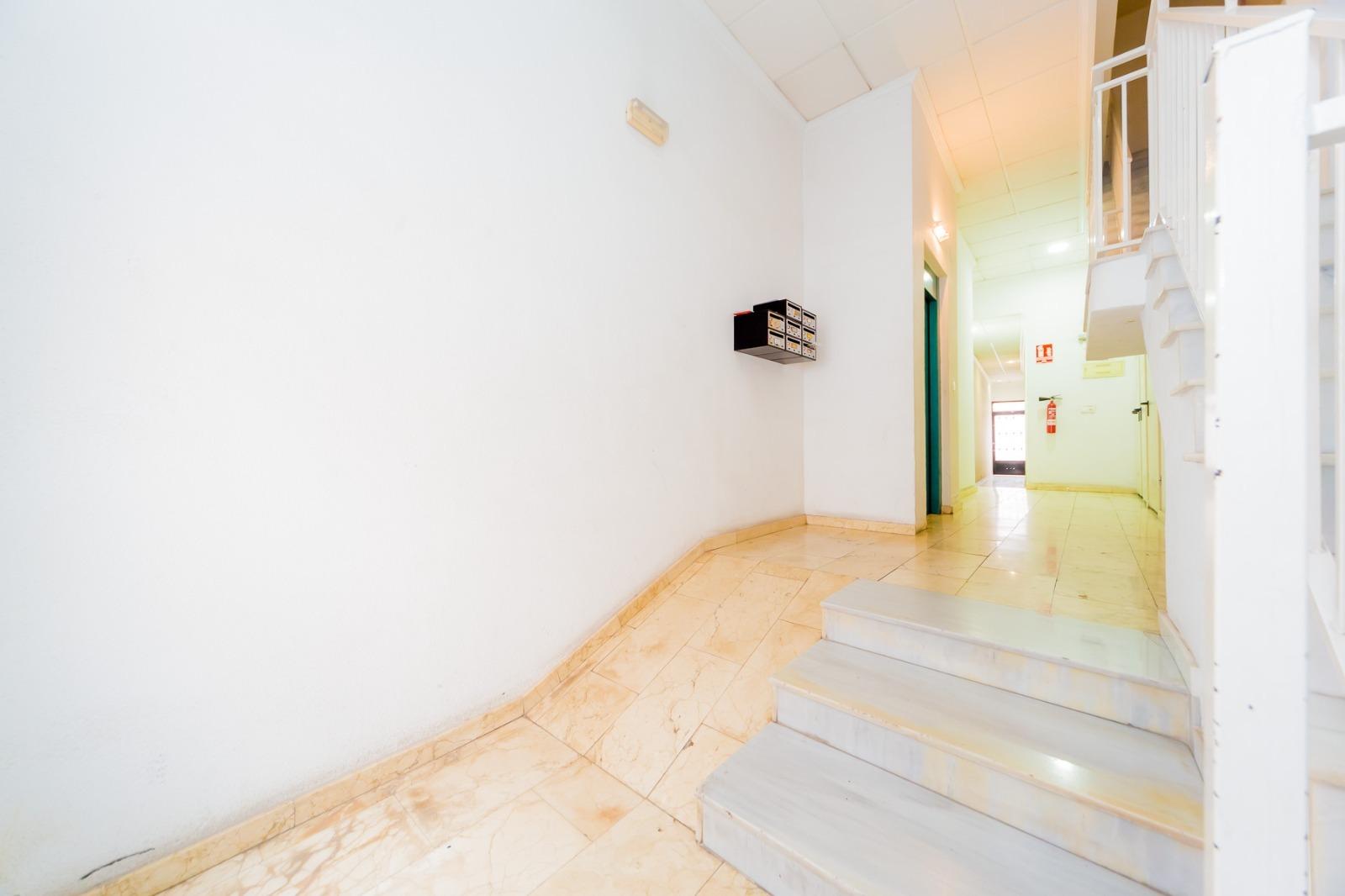 Apartamento en Torrevieja, Alicante, España 1 dormitorio, 66 m2 No. 182907