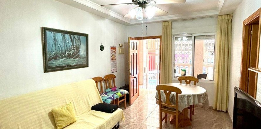 Appartamento a Torrevieja, Alicante, Spagna 3 camere da letto, 85 mq. N° 182906