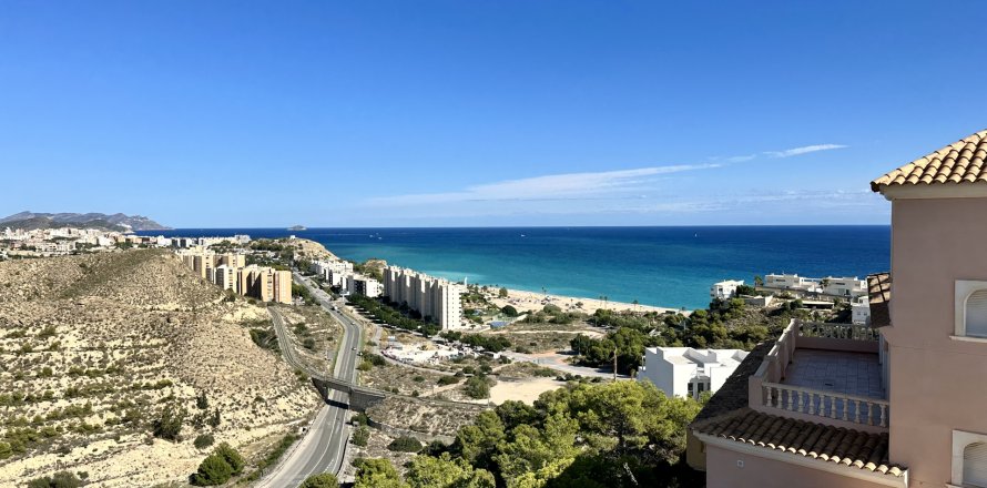 Villa a Villajoyosa, Alicante, Spagna 3 camere da letto, 224 mq. N° 192515