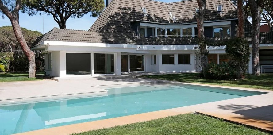 House in Gava, Barcelona, Spain 6 bedrooms, No. 140848