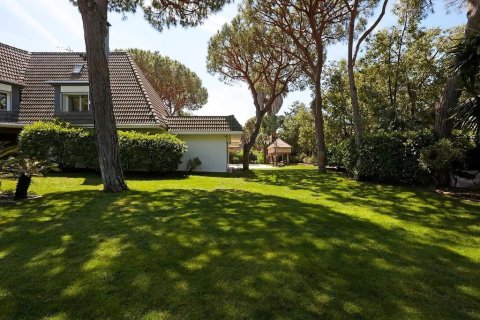 House for sale in Gava, Barcelona, Spain 6 bedrooms, No. 140848 - photo 5